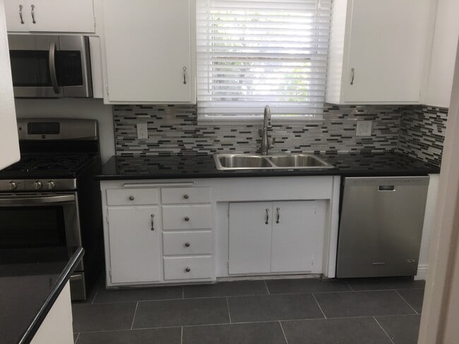 Photo - 2316 Broadview Dr Unit 2316