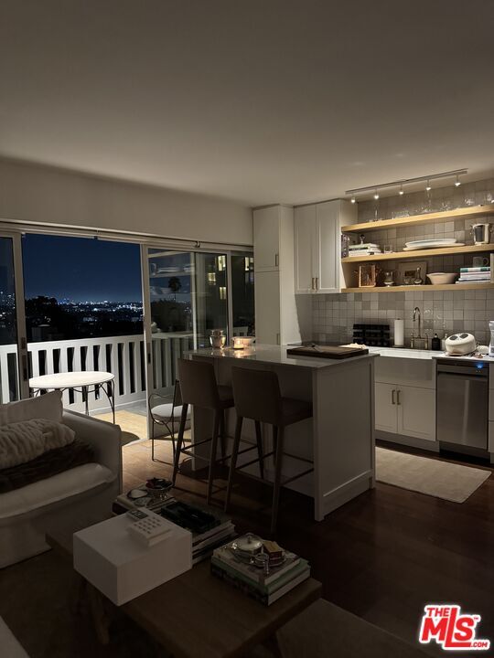 Photo - 999 N Doheny Dr Unit 406