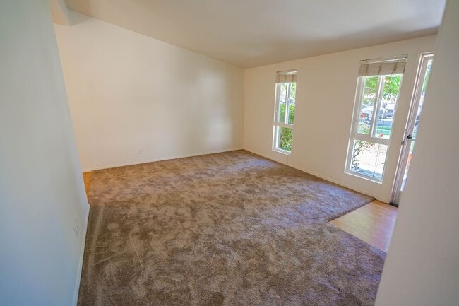 Photo - 19028 Newhouse St