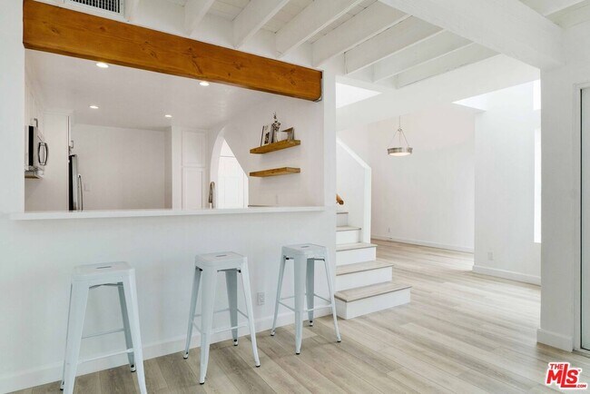 Photo - 29221 Heathercliff Rd Unit 4