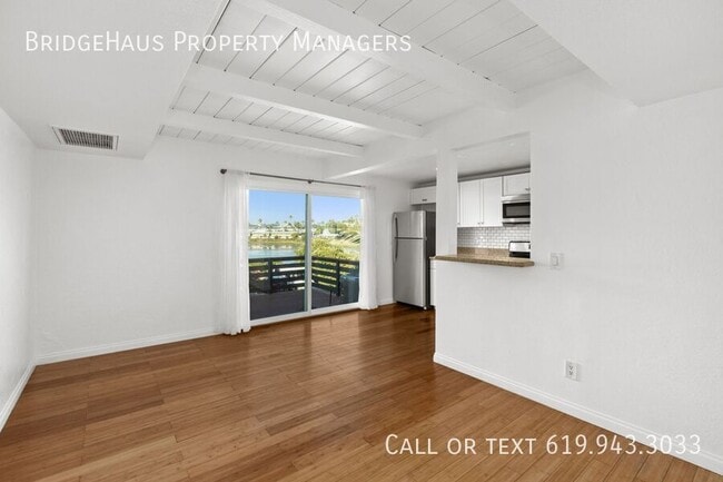 Photo - 4263 Mentone St