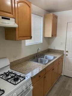 Photo - 5842 Lexington Ave