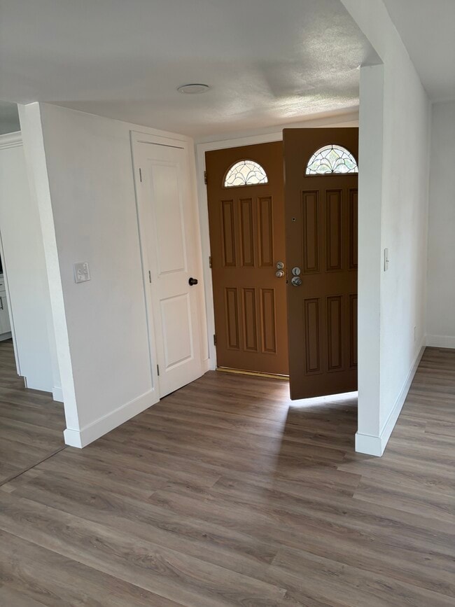 Photo - 1315 Ameluxen Ave