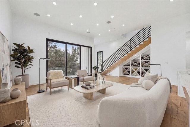 Photo - 6565 Pickwick St