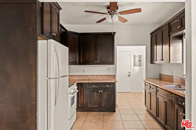 Photo - 2928 Walton Ave Unit 2930