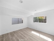 Photo - 14918 Wyandotte St Townhome
