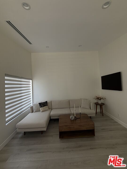 Building Photo - 8601 Sunland Blvd