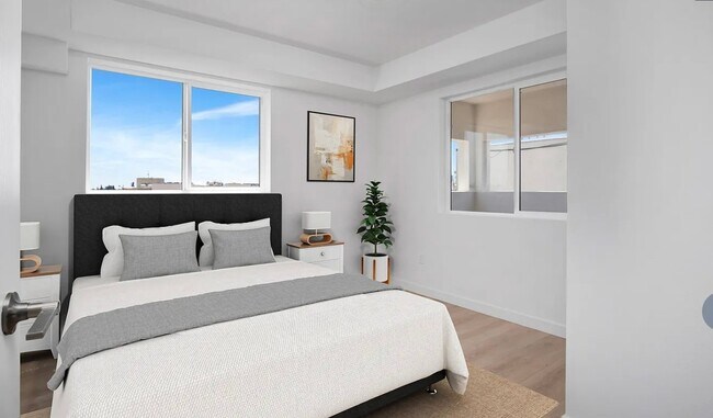 Photo - 2424 Michigan Ave Unit 103