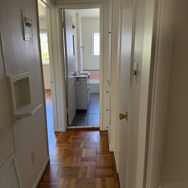 Photo - 1550 Hayworth Ave Unit Apt 6