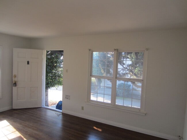 Photo - 1319-1325 E Phillips St Unit 1323