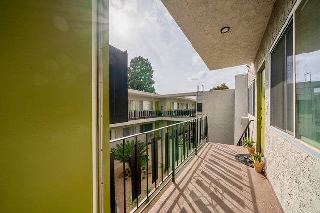 Photo - Capri Burbank