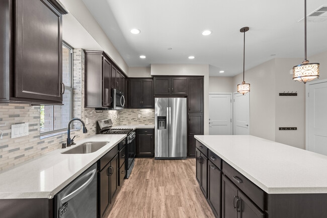 Photo - 105 Red Brick Dr
