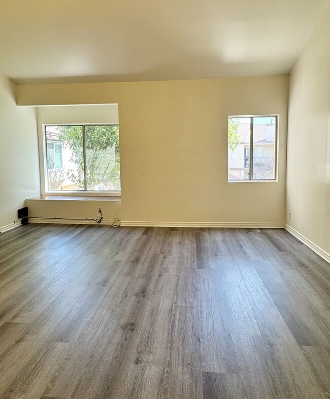 Photo - RENT SPECIAL!! $400 OFF SECOND MONTH RENT - Spacious 3 Bedroom 2 Bath Condo in Hawaiian Gardens
