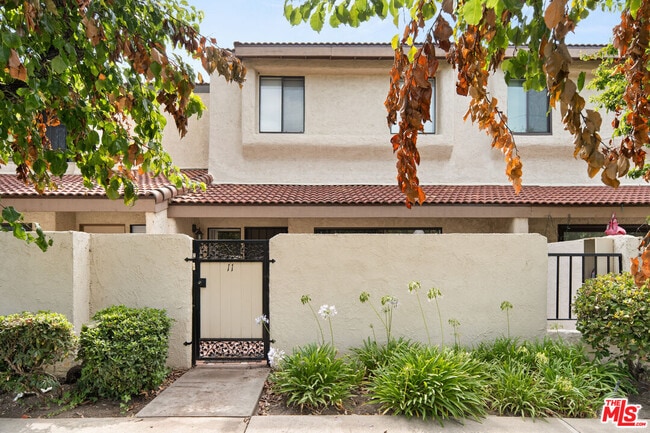 Photo - 6021 Lindley Ave Townhome