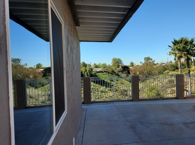 Building Photo - 2848 Morningside St Unit Paradise Hills Living