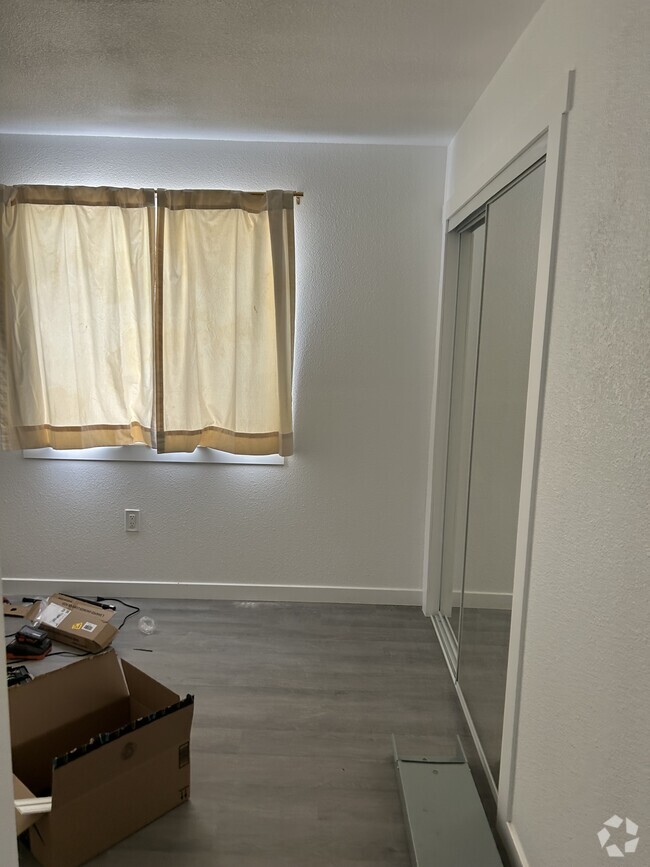 Building Photo - 25888 Juniper St Rental