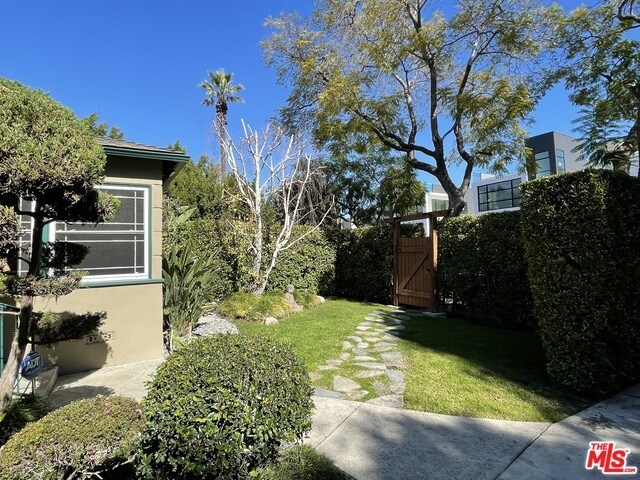 Photo - 511 N Sweetzer Ave