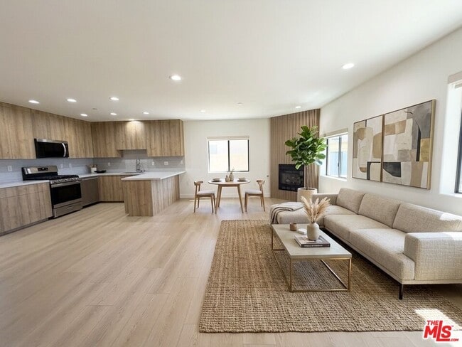 Photo - 1146 Hacienda Pl Unit 7