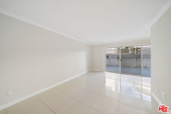 Photo - 7545 Hampton Ave Unit 112