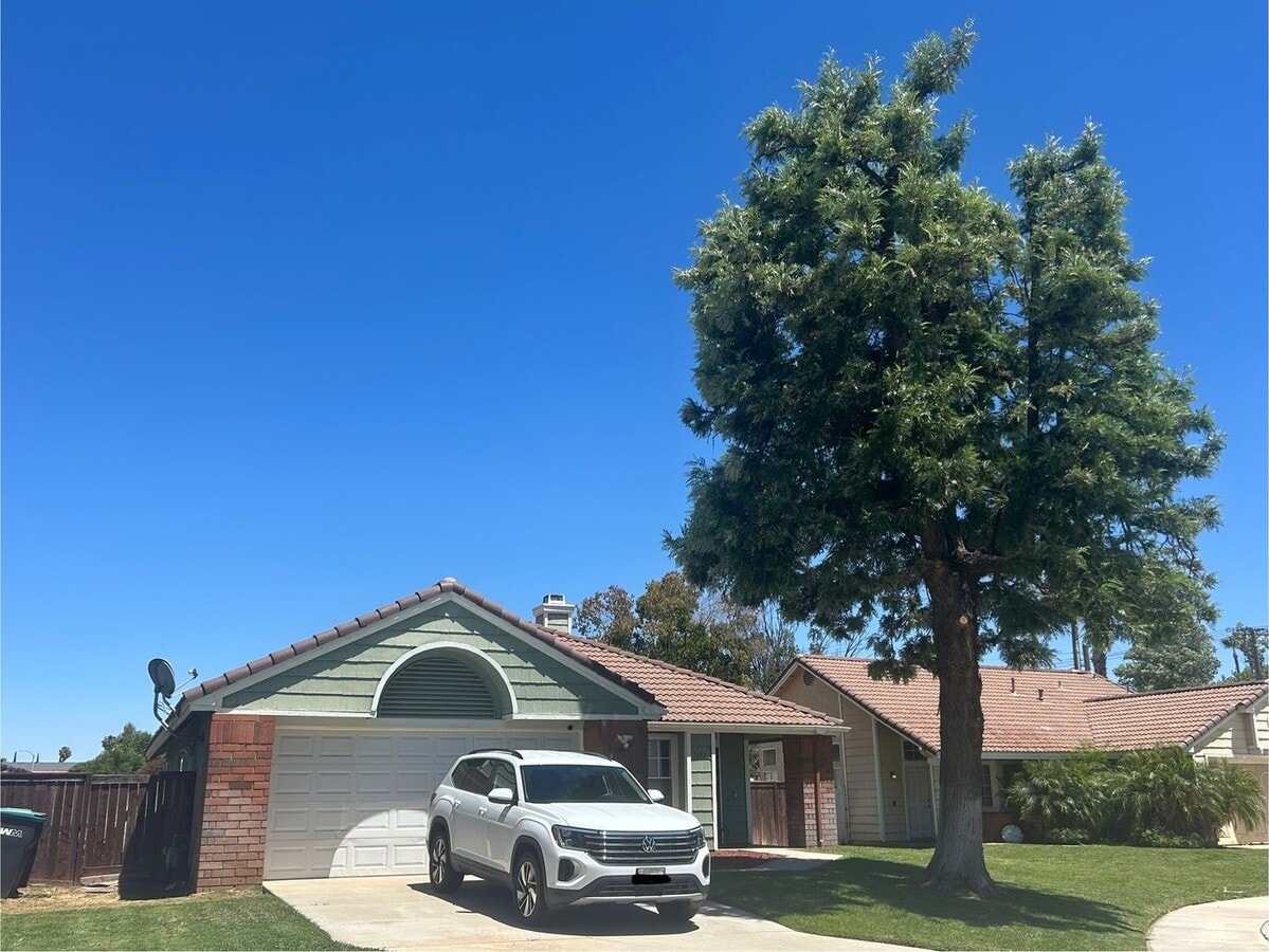 Photo - Charming 3 bedroom 2 bathroom Home in Beaumont, Ca.
