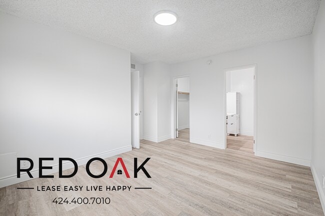 Photo - 2050 Rodney Dr Unit 7