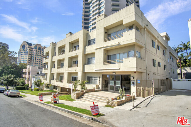 Building Photo - 10475 Ashton Ave Unit 304 Rental