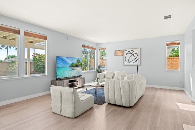 Photo - 10919 Mirador Dr