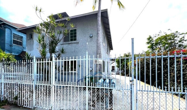Building Photo - 226 N Bonnie Brae St Unit 228.5 Rental