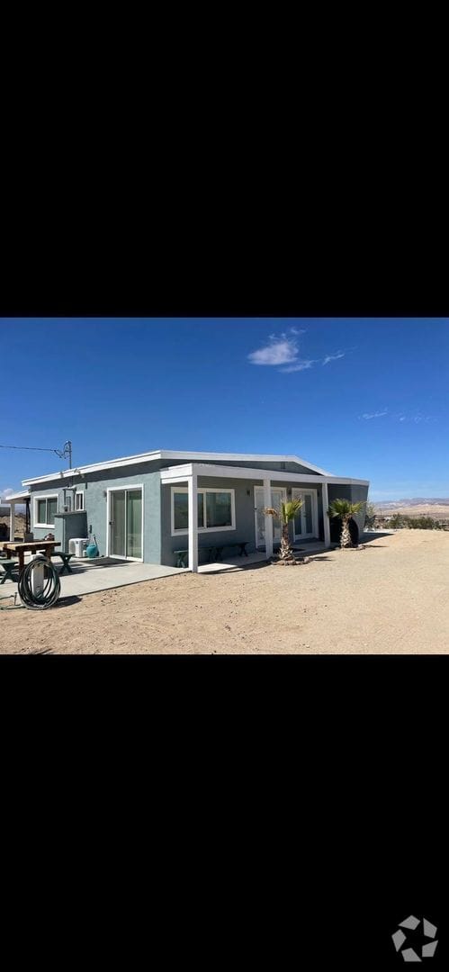 Building Photo - GORGEOUS 2 BED 2 BATH HOME WITH 1 BED 1 BA...