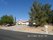 Photo - 3 Bedrooms, Den, 2 Bathrooms, 3 Car Garage... House