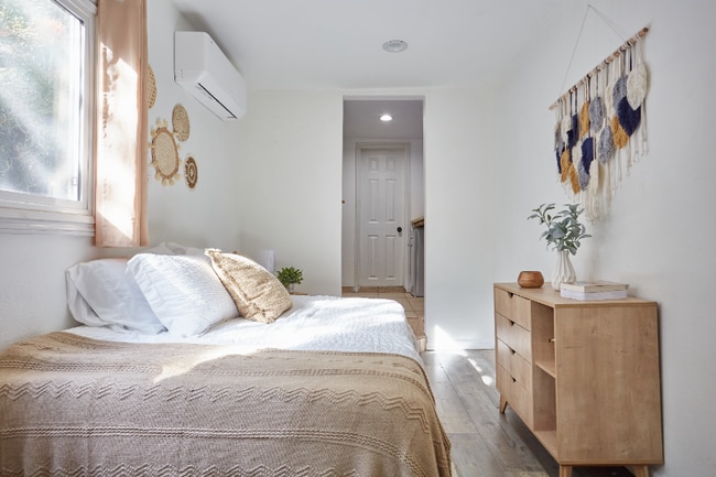 Photo - 1053 N Eastman Ave Unit Studio