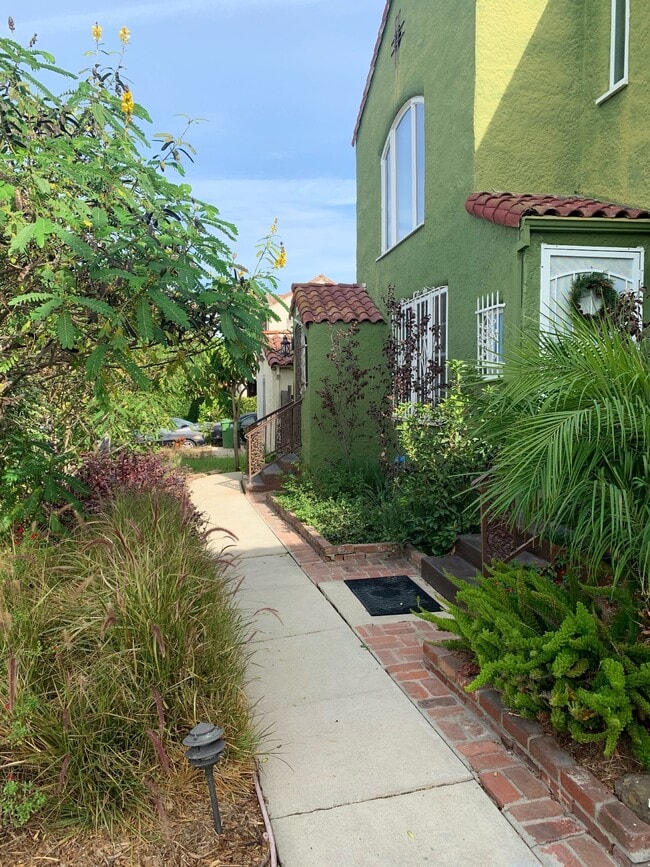 Cute walkway to your front door - 1226 S Highland Ave Unit 1226 S. Highland ave