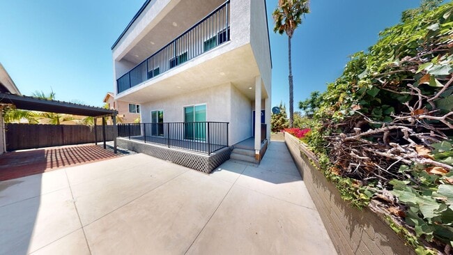Building Photo - NEW 4BD/2BA on Montezuma!