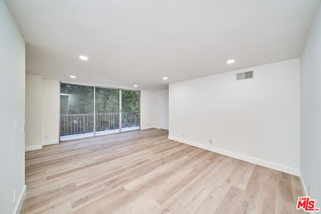 Photo - 10747 Wilshire Blvd Unit 508