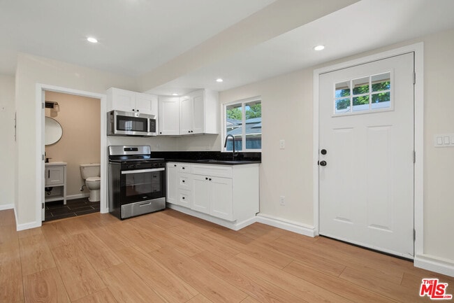 Photo - 11510 Fenton Ave