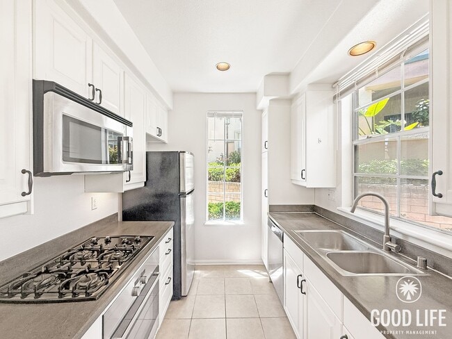 Building Photo - Upgraded 2B/2BA With AC, Washer/Dryer, & Private Patio! Unit 103