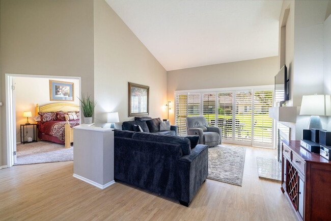 Photo - 41451 Kansas St