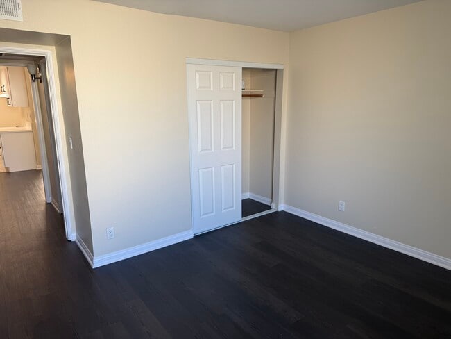 Building Photo - 9920 Jordan Ave Unit 7