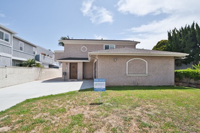 Elegant 2-Bedroom, 2.5-Bath Detached Town ... - Elegant 2-Bedroom, 2.5-Bath Detached Town ... Townhome