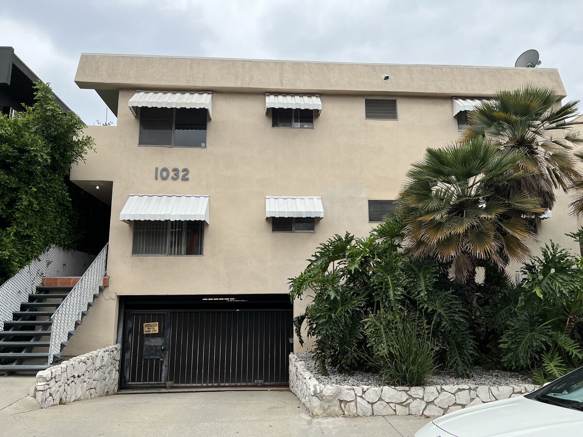 Photo - 1032 N Genesee Ave