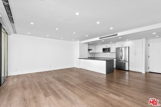 Photo - 2160 Century Pk E Unit 504N