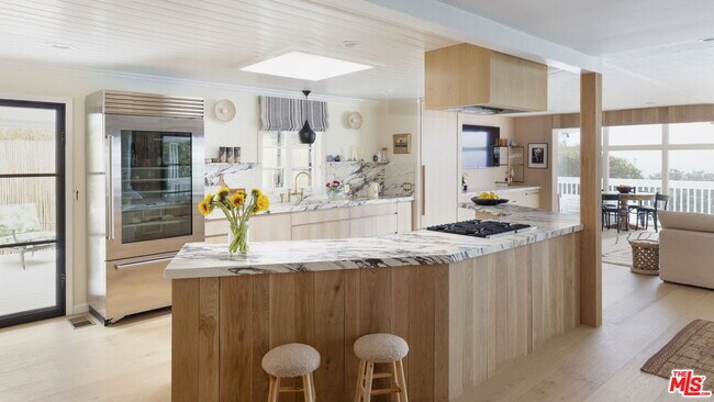 Photo - 29500 Heathercliff Rd