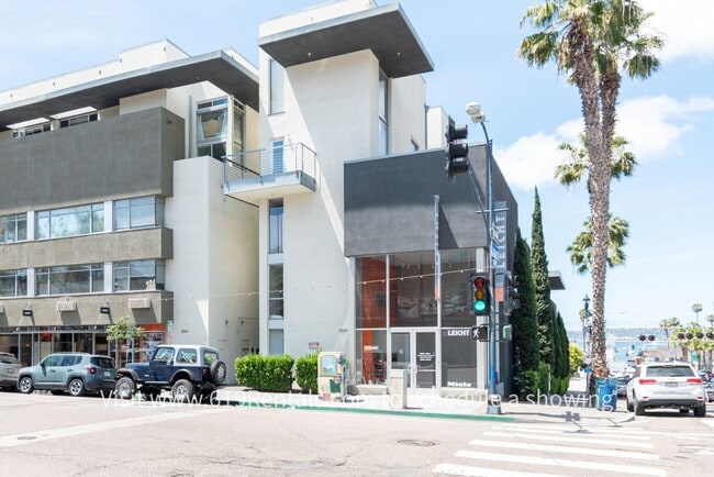 Building Photo - Loft Condo with Views & Deck Unit 35