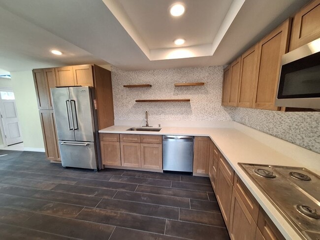 Photo - 2305 Rockefeller Ln