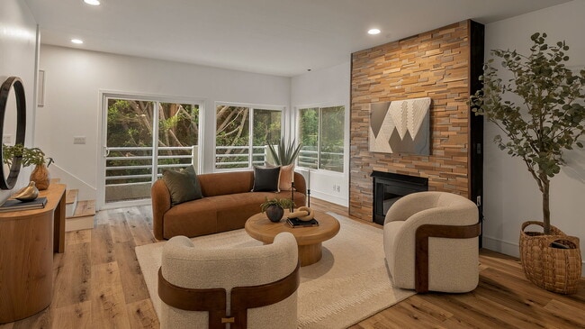 Photo - 1160 Granville Ave Unit Brentwood condo
