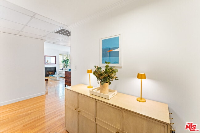 Building Photo - 12115 San Vicente Blvd Unit 111