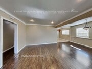 Photo - 726 E 99th St