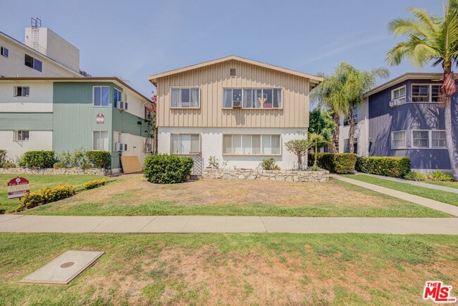 Building Photo - 1055 S Wooster St Unit 5