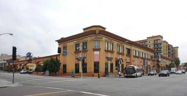 Building Photo - 5411 Hollywood Blvd