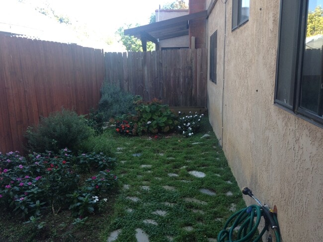 Photo - 933 Loma Ave Unit B